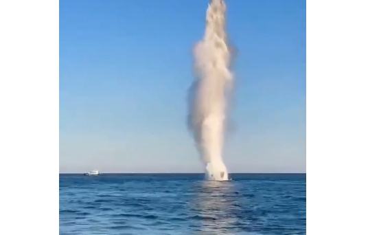 MApN: Detonări controlate ale unor fragmente de dronă cu încărcătură explozivă în Marea Neagră
