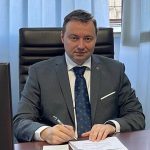 Directorul general CNAIR anunţă că au fost redeschişi şi ultimii patru kilometri ai Variantei Ocolitoare a Bacăului/ Pistol: De acum, distanţa Bucureşti - Bacău Nord (310,59 km) se parcurge integral pe autostradă, pe A3 şi A7, în mai puţin de 3 ore VIDEO