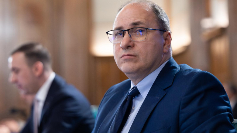 Dimian inaugurează noul an școlar fără manuale pentru clasa a IX-a. Varianta digitală ar urma să fie gata în trei săptămâni