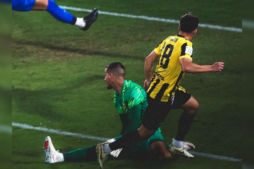 Răzvan Marin plutește! Gol în victoria zdrobitoare a lui AEK