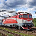 Circulaţia feroviară, oprită în Ialomiţa, după ce locomotiva unui tren de marfă a avut un incident care a generat un incendiu de vegetaţie, în apropiere de calea ferată/ Şase trenuri, afectate