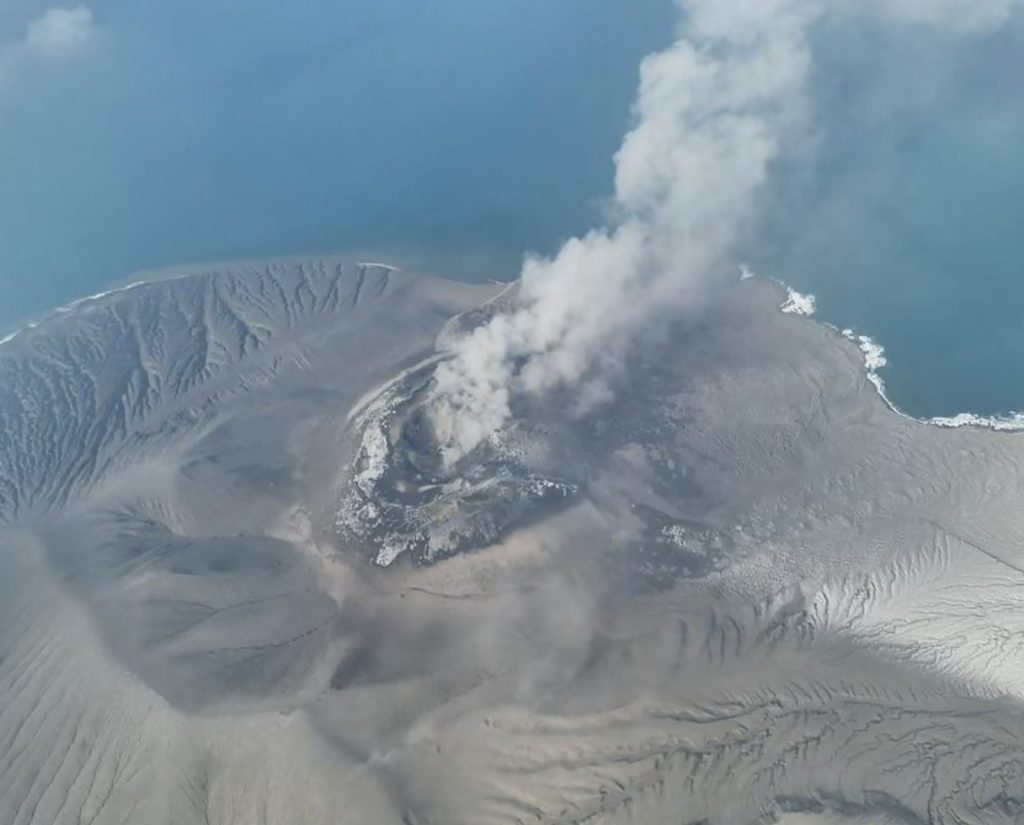 Avertisment de călătorie de la MAE. Un vulcan a erupt masiv, zborurile au fost date peste cap