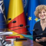 Oana Gheorghiu: Asocierea cu PSD a costat mult PNL şi, mai important decât atât, a costat mult România. De dragul unor cuvinte golite de conţinut precum «stabilitate» şi «interes naţional», precedenta conducere a partidului a făcut din PNL o anexă la PSD