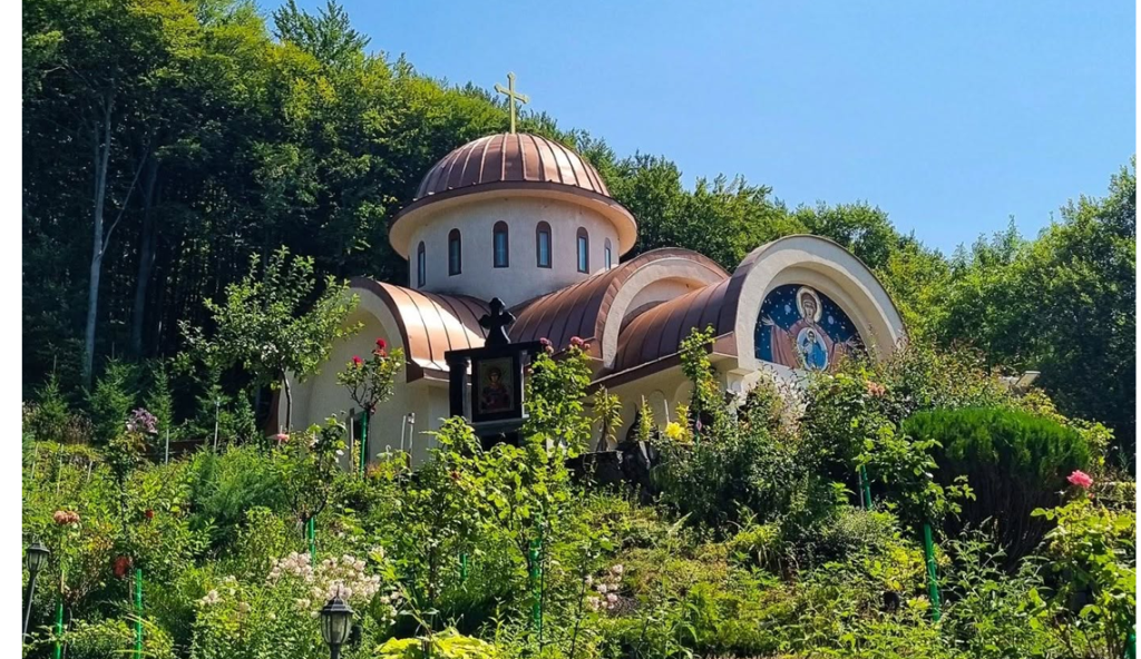 Hramul Mănăstirii „Nașterea Maicii Domnului” din Chiuzbaia, pe 8 septembrie. Programul sărbătorii și invitații pregătiți pentru credincioși