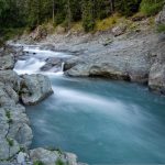 Poluare accidentală a râului Motru – Specialiştii Apele Române au identificat o evacuare necontrolată de ape uzate tehnologice în zona evacuării Staţiei de Sortare – Spălare Agregate Minerale Apa Neagră - FOTO