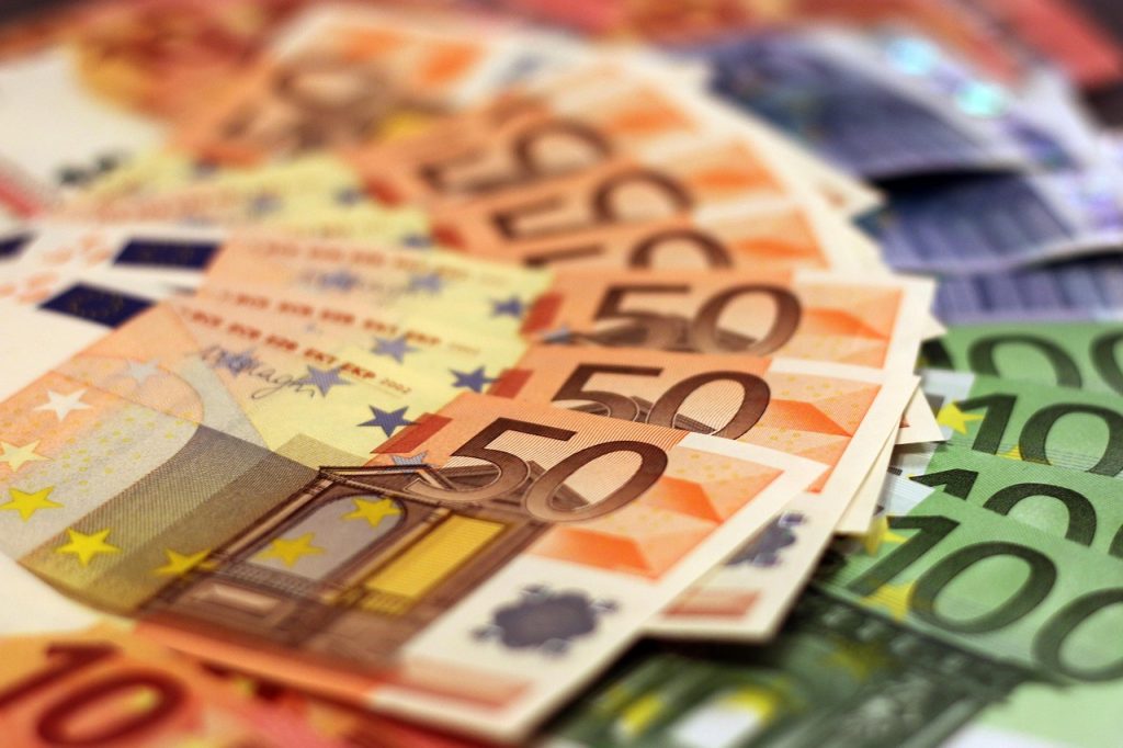Ce a făcut o britanică după ce a câștigat 134 de milioane de euro la Loto. „«Destul» înseamnă ceva diferit pentru fiecare”