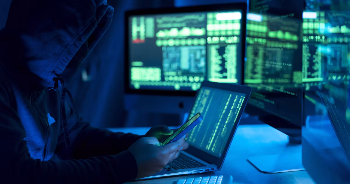 Inteligența artificială, noua armă a hackerilor? Peste 100 de companii cer măsuri urgente de protecție