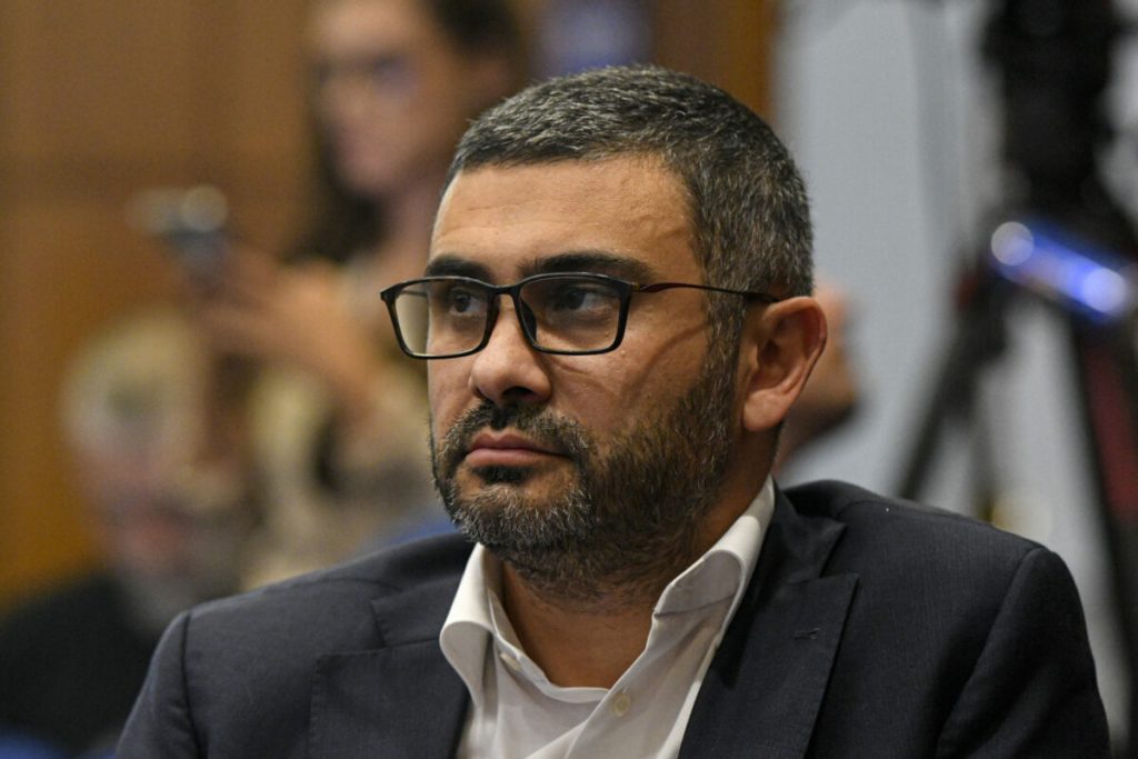 Florin Manole, după informațiile privind deplasarea la Mykonos cu un avion privat: Delegaţia economică a fost organizată de Camera de Comerţ şi Industrie a României, care a acoperit şi costurile