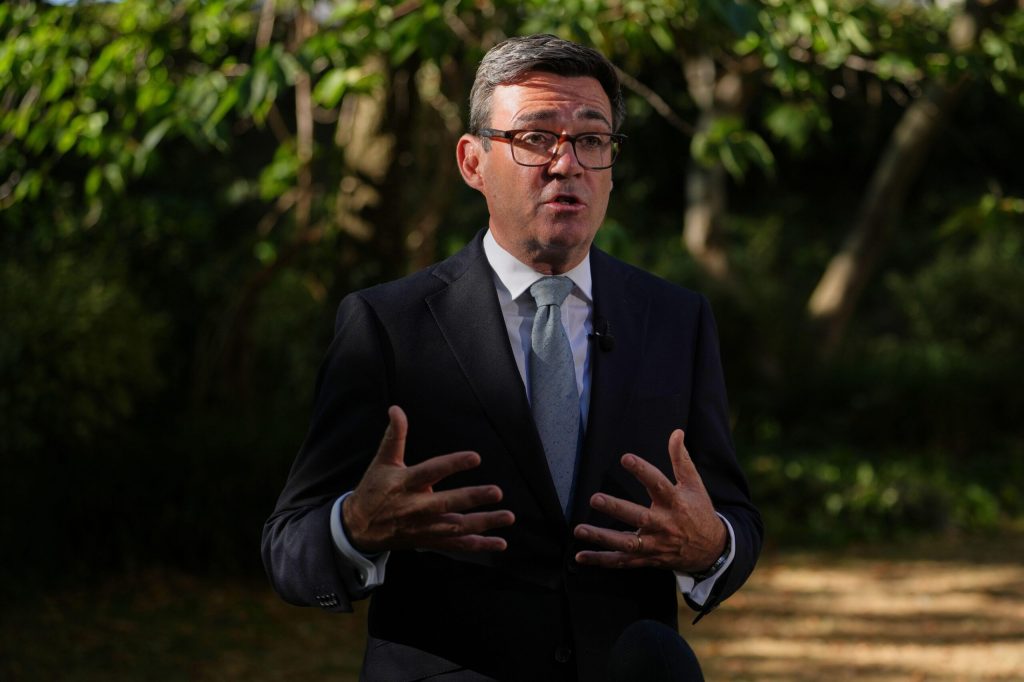 Premierul britanic și președintele SUA au discutat telefonic despre continuarea negocierilor pentru un armistițiu în Ucraina și situația din Orientul Mijlociu