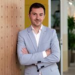Cel mai mare atac cibernetic din istoria Cadastrului își arată efectele imobiliare. Bucureștiul recuperează, evoluțiile diferă tot mai mult de la un oraș la altul. Piața rezidențială încetinește, dar rămâne rezilientă