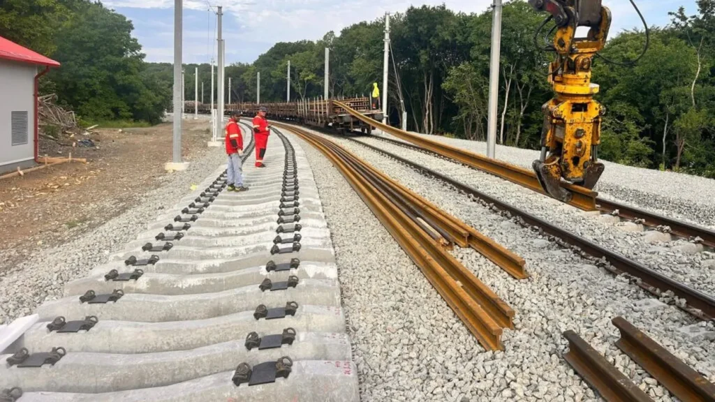 Arcada Company, implicată în proiecte feroviare de peste 12,7 miliarde de lei. Unde lucrează compania pe rețeaua CFR și în ce stadiu sunt șantierele