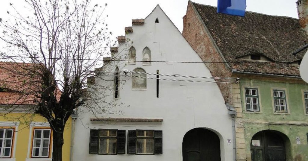 Cum arată casa din România veche de peste 600 de ani în care încă se locuiește