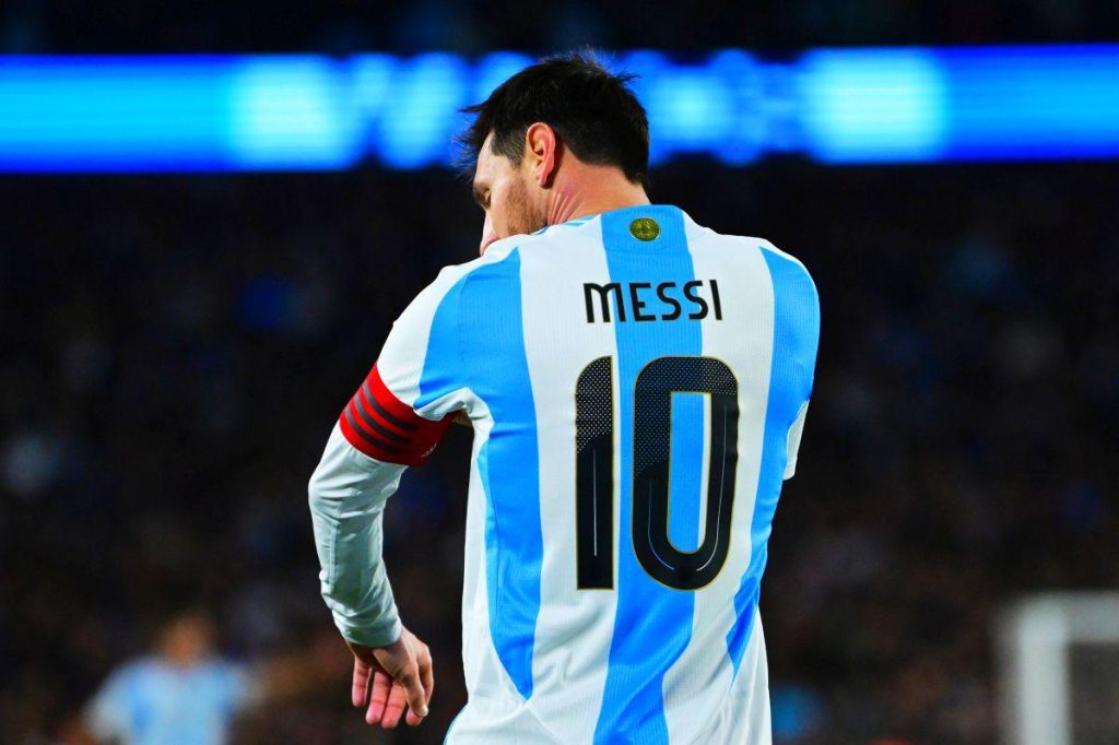 Cei 30 de nominalizați pentru Balonul de Aur! Lionel Messi este pe lista scurtă, surprize uriașe: jucători de la Al Qadsiah și Al Nassr