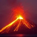 Un vapor cu jurnalişti la bord, dat dispărut în timp ce acopereau erupţia Vulcanului Anak Krakatau, în Indonezia