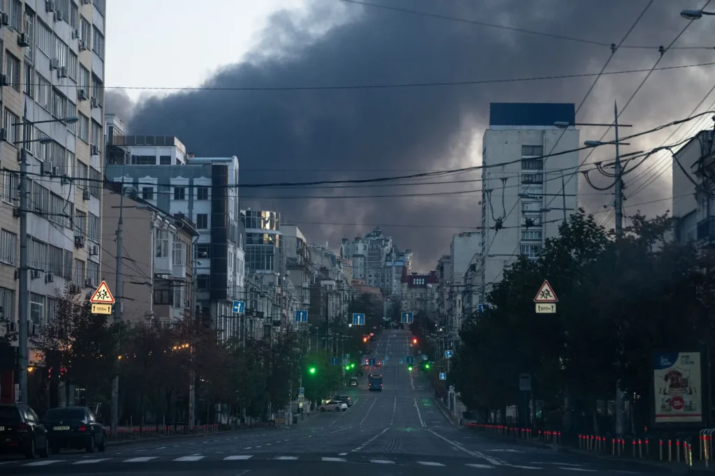 Post de televiziune din Kiev, lovit de un atac rusesc cu dronă. Zelenski: „În plină zi, când jurnaliștii erau în direct”