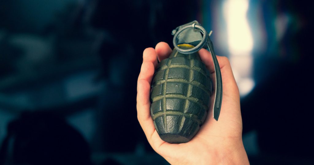 Grenadă din Al Doilea Război Mondial, găsită pe linia de procesare a sfeclei de zahăr la o fabrică din Roman