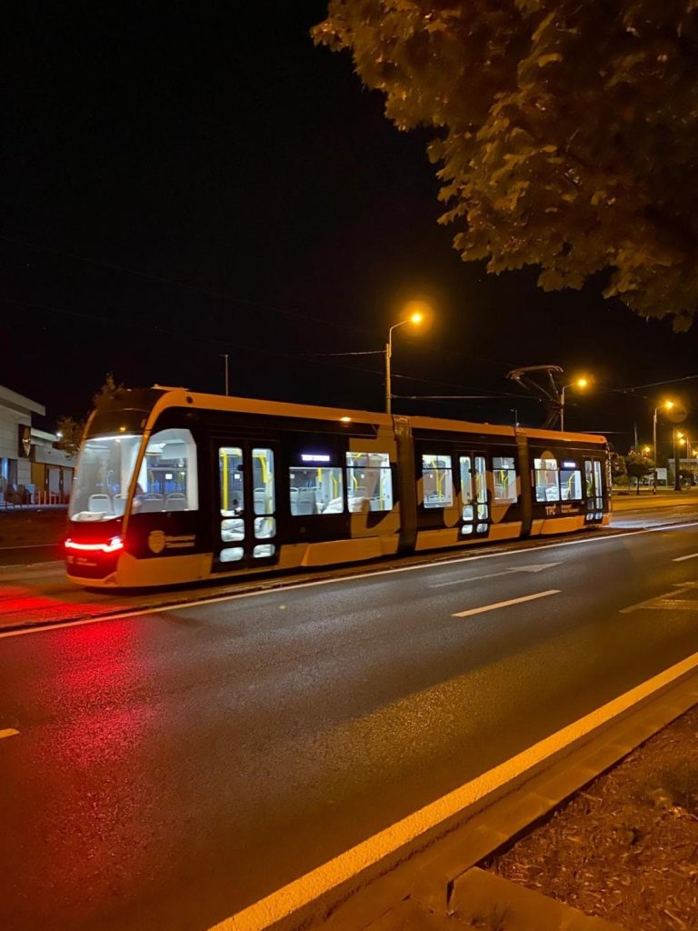 Primul tramvai scurt din noul lot de 10 vehicule a intrat în testele de omologare