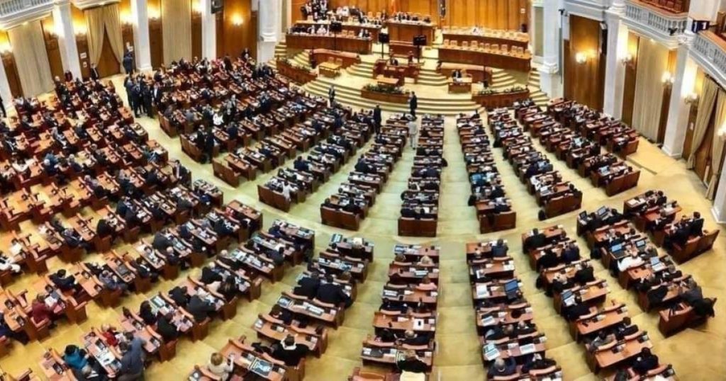 Reducerea numărului de parlamentari la 300: Biroul permanent al Camerei Deputaților a decis formarea unui grup de lucru pentru analiză