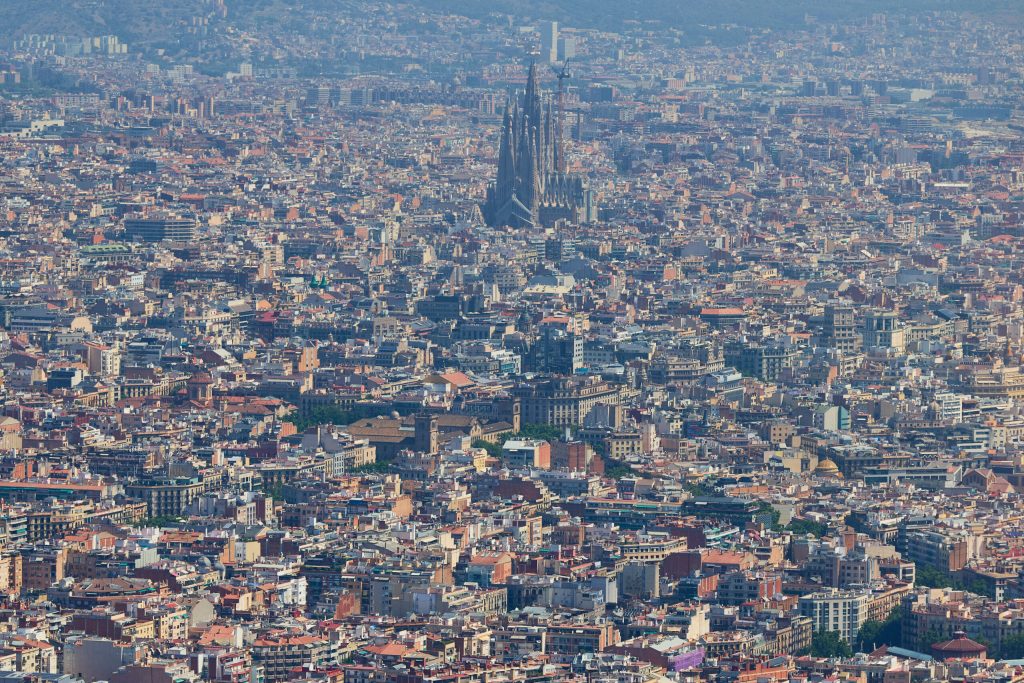 Noi restricții pentru Airbnb în Europa. Comisia Europeană intervine în criza locuințelor