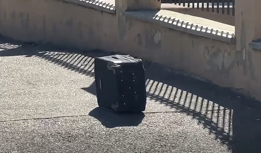 Trafic blocat în Craiova, în zona tribunalului, după semnalarea unui bagaj suspect pe trotuar