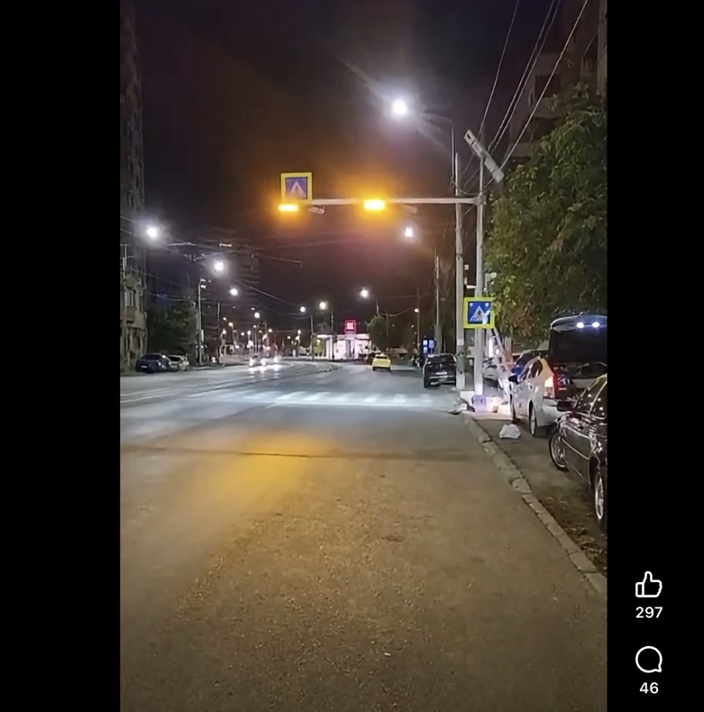 Prima trecere de pietoni inteligentă din București: Luminile se aprind doar când pietonul e acolo, atrăgând imediat atenția șoferilor că cineva  traversează