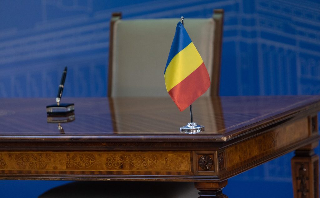 Un fost ministru de Finanțe spune că așteaptă să fie sunat pentru a accepta funcția de premier