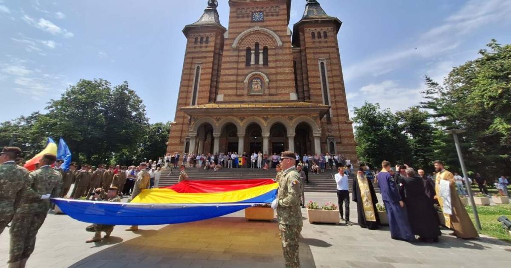 Proiect de lege. Nu săruți tricolorul de Ziua Drapelului? Amendă de 10.000 de lei