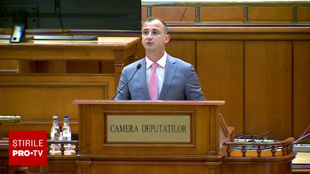 Alfred Simonis, atac la Dominic Fritz: „Îi doresc să nu ajungă ca Buzoianu și Miruță, care astăzi își rup tricourile”