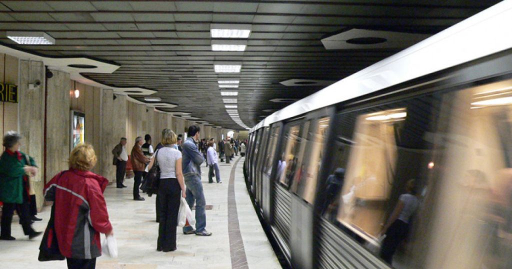 Bucureștenii vor aștepta mai mult timp metroul. Metrorex anunță că intervalele de circulaţie a trenurilor pot creşte