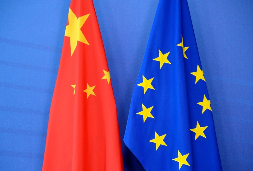 Statele membre UE vor reducerea importurilor, în special din China, pentru a proteja industria chimică şi a maselor plastice (Reuters)