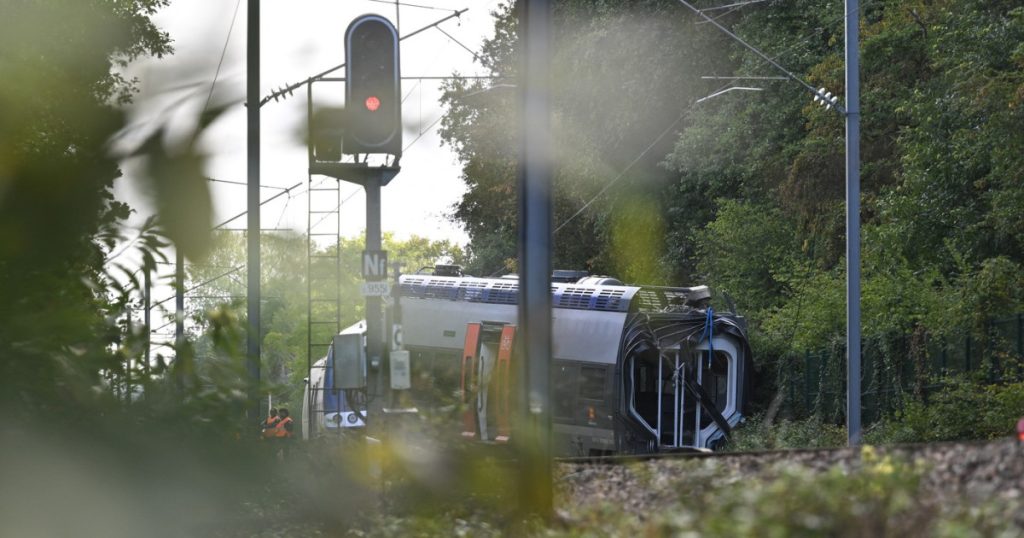 Poliția ia în calcul ipoteza unui sabotaj în cazul deraierii unui tren în Franţa. 44 de oameni au fost răniți