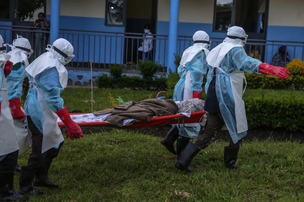 Epidemia de Ebola din R.D. Congo a depășit 7.000 de cazuri și s-a extins într-o a șaptea provincie. Aproape jumătate din bolnavi au decedat