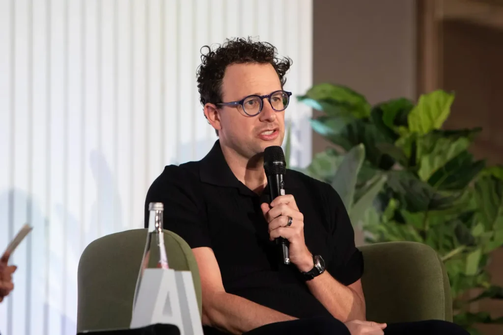 Dario Amodei, CEO-ul Anthropic, cere încetinirea dezvoltării A.I. și monitorizarea independentă a modelelor. Ce spun Altman și Musk
