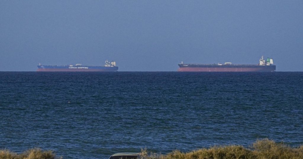 Un nou atac raportat asupra unei nave în Strâmtoarea Ormuz alimentează temerile legate de aprovizionarea cu petrol
