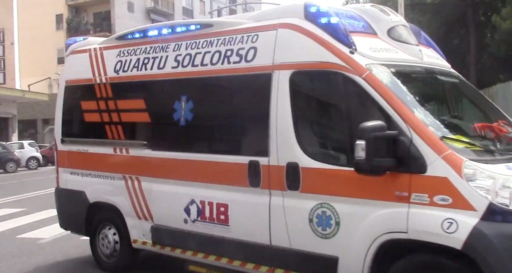 Un bolovan s-a prăbușit peste un cortegiu funerar, în Italia. Femeia care își conducea mama pe ultimul drum a murit și ea