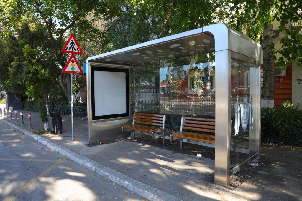 Românii fac cea mai scurtă navetă din Europa, dar petrec 53 de minute pe drum. În București-Ilfov, timpul ajunge la 73 de minute