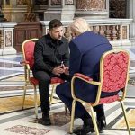 Donald Trump îi cere lui Zelenski să înceteze atacurile asupra rafinăriilor de motorină din Rusia: Penuria globală „nu este cauzată de Orientul Mijlociu, ci de ceea ce se întâmplă între Rusia şi Ucraina”