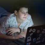 Studiu Vodafone: O treime dintre părinţii din România se tem că utilizarea excesivă a tehnologiei duce la sedentarism, iar practicarea unui sport a ajuns o responsabilitate aproape exclusivă a familiei
