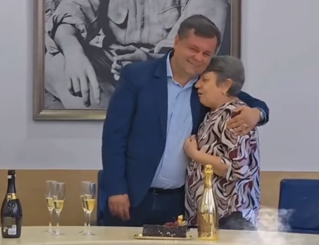 S-a pensionat după 28 de ani lucrați în Primăria Târgu Jiu