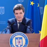 Nicuşor Dan, întrebat dacă susţine ideea limitării mandatelor pentru şefii serviciilor: Voi fi de acord cu propunerea, dar ea nu rezolvă substanţa lucrurilor / Solicitarea societăţii româneşti este un control civil serios cu privire la servicii