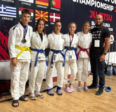 4 titluri de campioni balcanici, cu medalii de aur, și 2 titluri de vicecampioni balcanici, cu medalii de argint, obținute de sportivii Show Time Sport Club Sfântu Gheorghe, la Campionatul Balcanic de Ju-Jitsu 2026