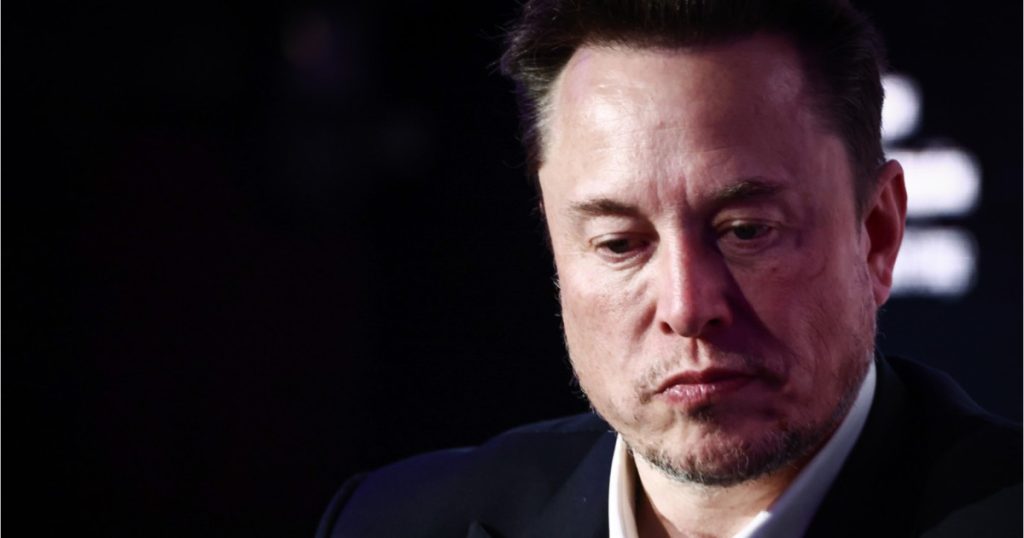 Mama lui Elon Musk face dezvăluiri despre copilăria fiului său: „A fost bătut atât de rău la școală încât a ajuns la spital”