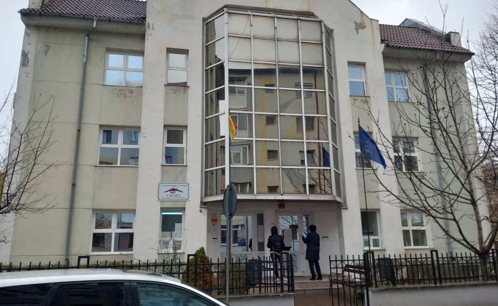 Elevii și studenții români care studiază în străinătate pot beneficia de servicii medicale gratuite