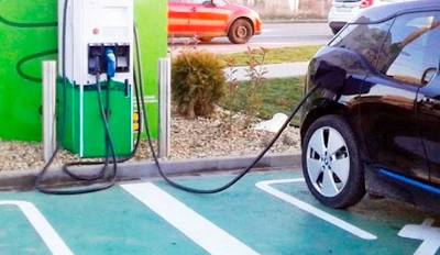 Amenzi de peste 1.000 de lei pentru șoferii care blochează stațiile de încărcare electrică