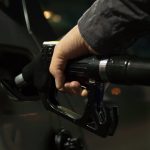 Motorina atinge un ”record” de 6,27 $ galonul în SUA, odată cu apropierea alegerilor de la jumătate de mandat, în pofida promisiunilor repetate ale lui Trump că se ieftineşte