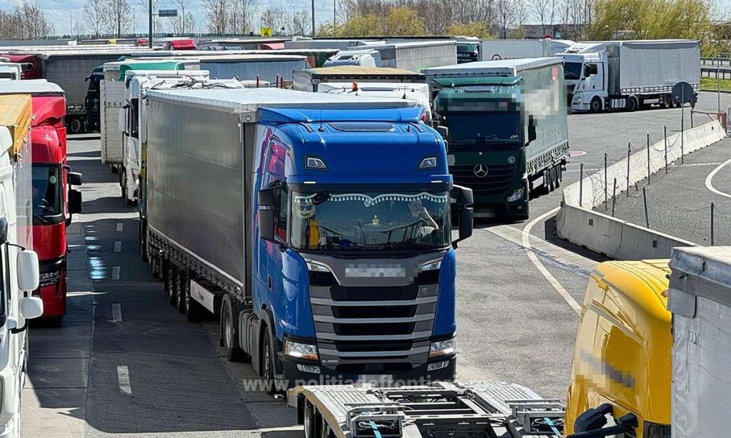 TollRO, mecanismul care taxează camioanele în funcție de distanța parcursă, va deveni operațional de la 1 octombrie