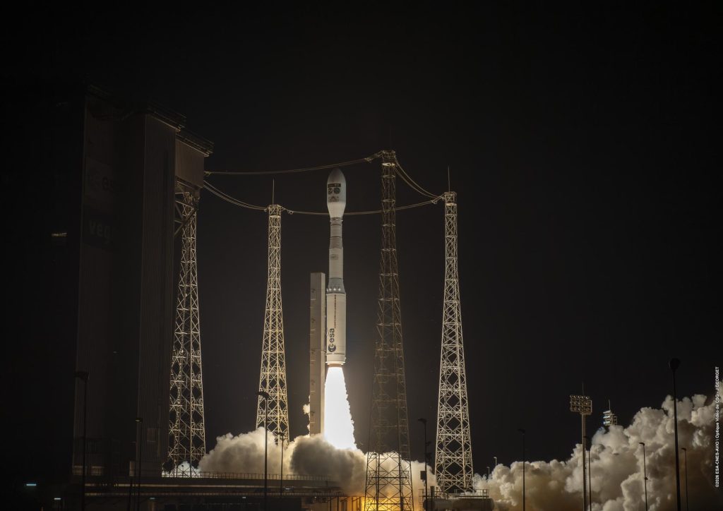 Europa a lansat un nou „ochi” în spațiu. Sentinel-3C va urmări incendiile, seceta și schimbările din oceane