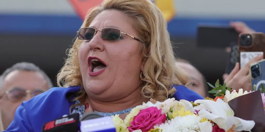 Diana Șoșoacă instigă manifestanții din Piața Victoriei la violențe: „Ocupați Bucureștiul! Nu plecați!”
