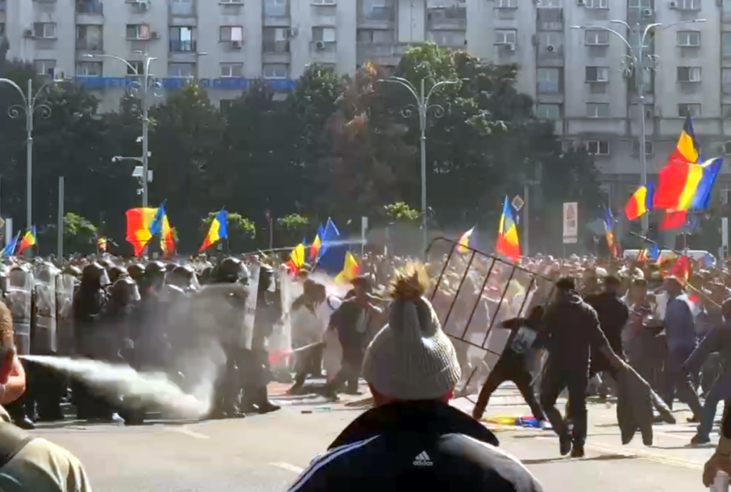 Fostul șef din Liga 1, în mijlocul protestelor fermierilor, de azi, din Piața Victoriei, care au degenerat