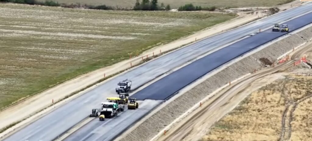 VIDEO Construcția autostrăzii Sibiu-Făgăraș depășește 50% finalizare pe un sector. Termenul de finalizare este 2028